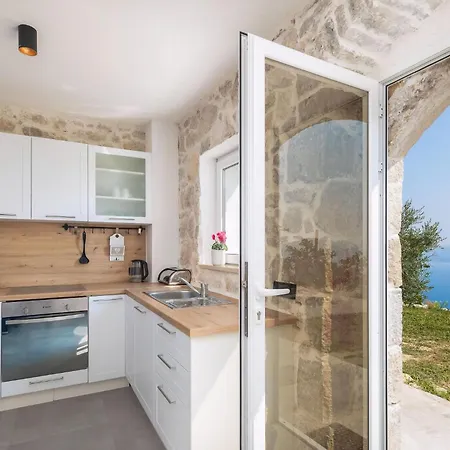 Holiday home Vista Mit Privatem Pool Lokva Rogoznica